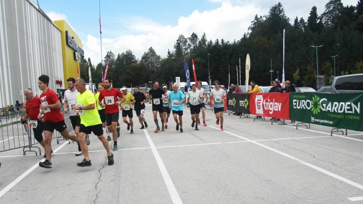 Smučarsko tekaški klub SK Brdo organizira že 47. tradicionalni gozdni tek. Tekači so tekli na trasah, dolgih 1,5 km, 3 km in 10 km ter dosegli odlične rezultate.