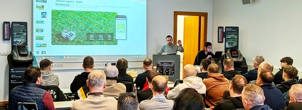 Strokovno izobraževanje: Predstavitev robotskih kosilnic Sunseeker Elite nove generacije